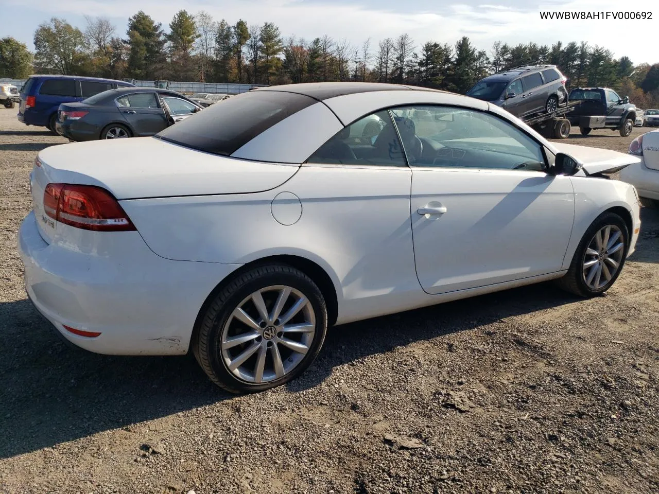 2015 Volkswagen Eos Komfort VIN: WVWBW8AH1FV000692 Lot: 77866694