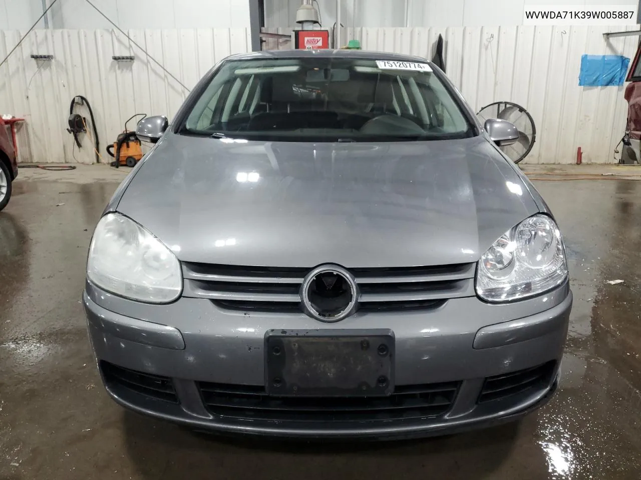 2009 Volkswagen Rabbit VIN: WVWDA71K39W005887 Lot: 75120774