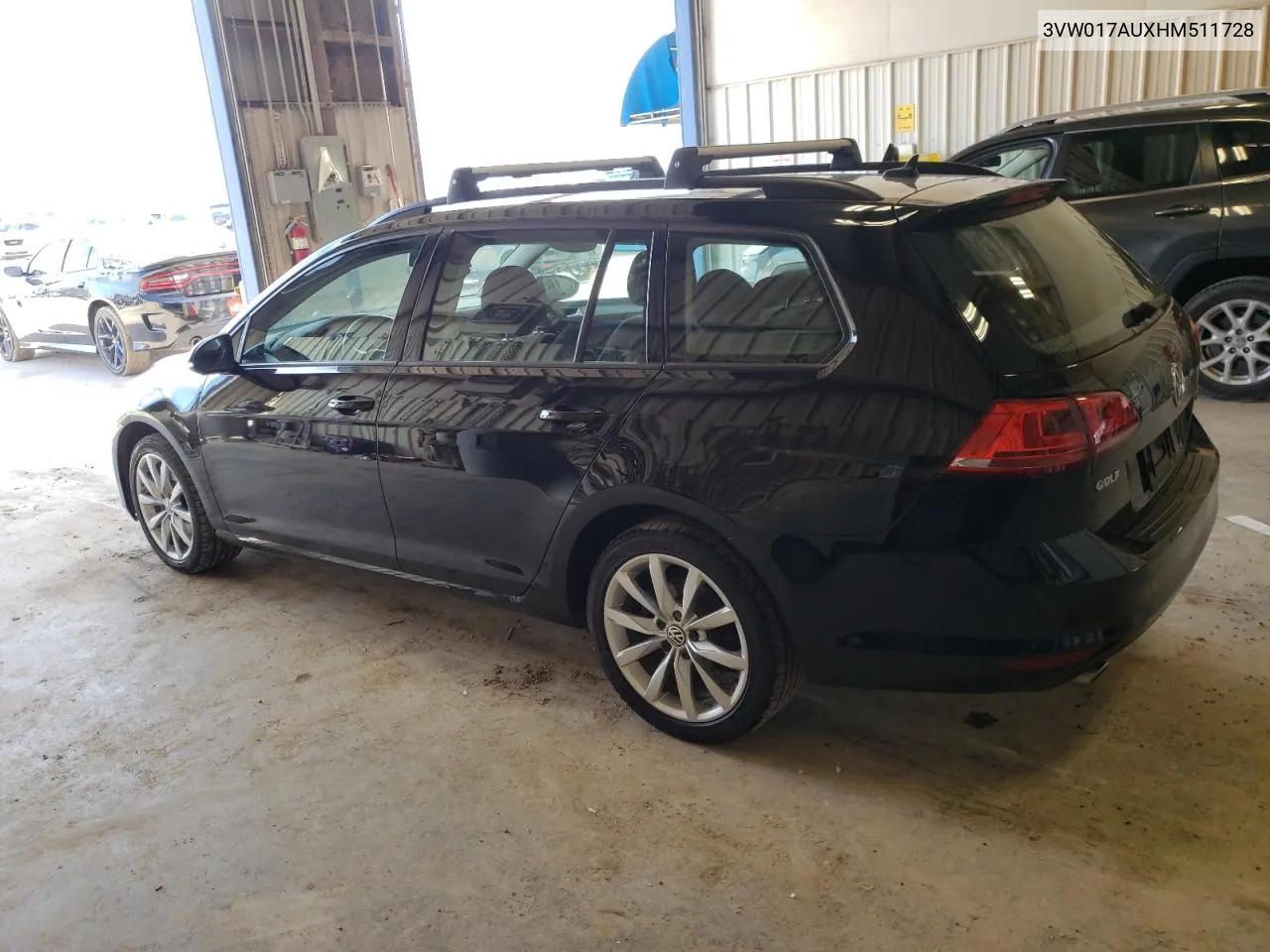 3VW017AUXHM511728 2017 Volkswagen Golf Sportwagen S