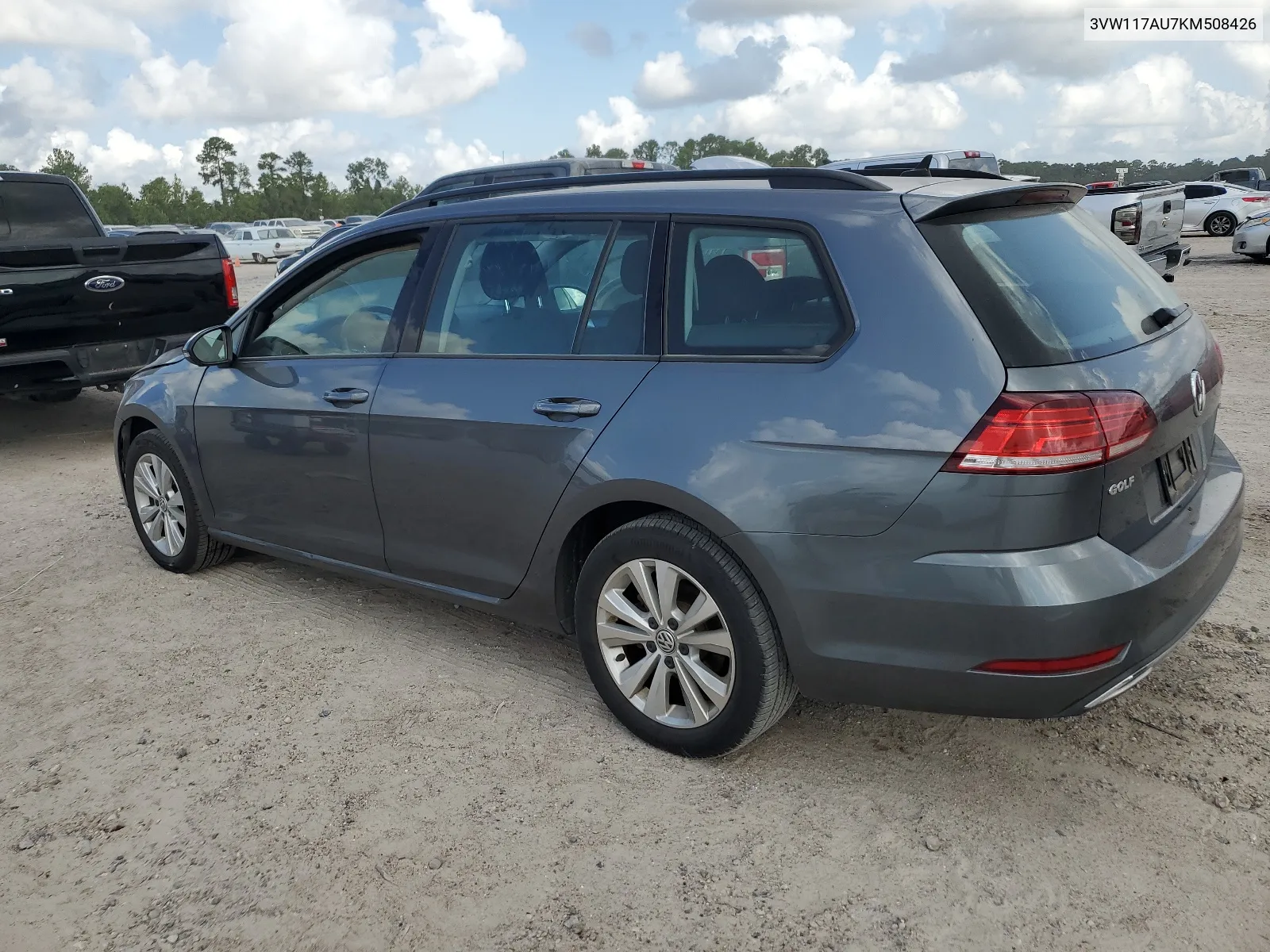 3VW117AU7KM508426 2019 Volkswagen Golf Sportwagen S