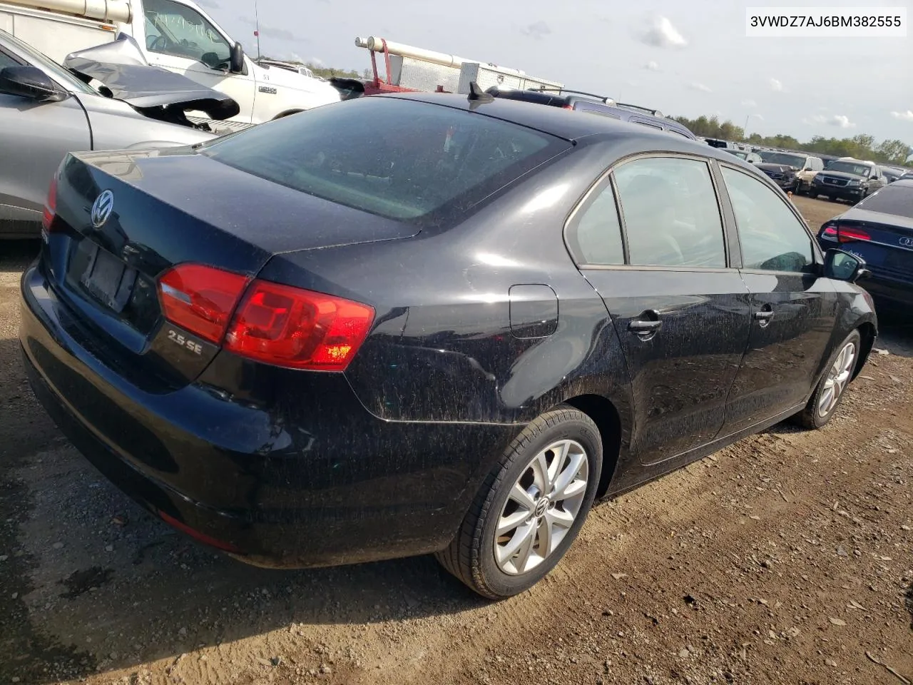 3VWDZ7AJ6BM382555 2011 Volkswagen Jetta Se