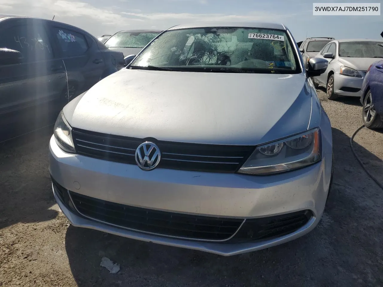 2013 Volkswagen Jetta Se VIN: 3VWDX7AJ7DM251790 Lot: 76623764