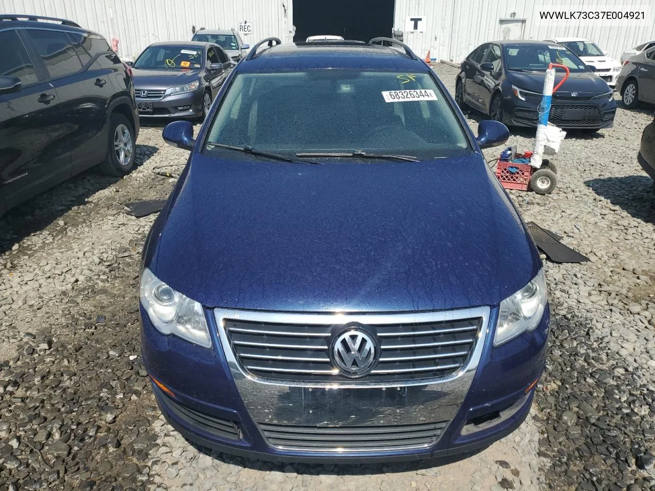 2007 Volkswagen Passat 2.0T Wagon Value VIN: WVWLK73C37E004921 Lot: 68326344