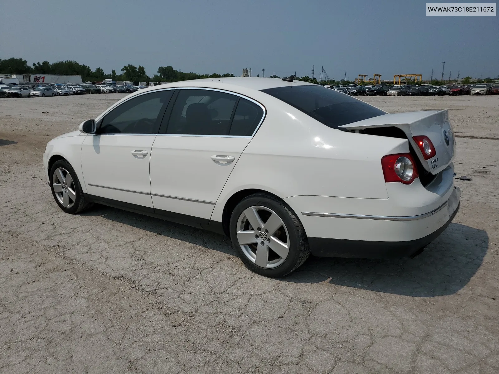 2008 Volkswagen Passat Komfort VIN: WVWAK73C18E211672 Lot: 63325894