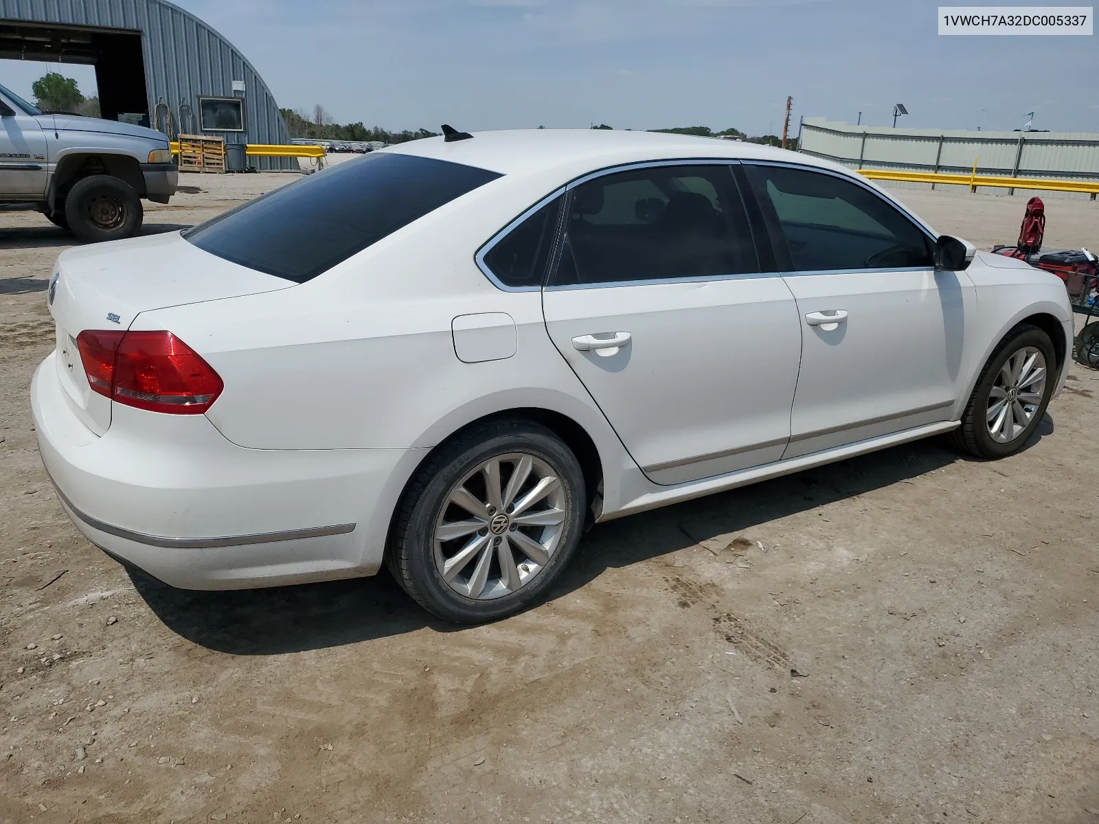 1VWCH7A32DC005337 2013 Volkswagen Passat Sel