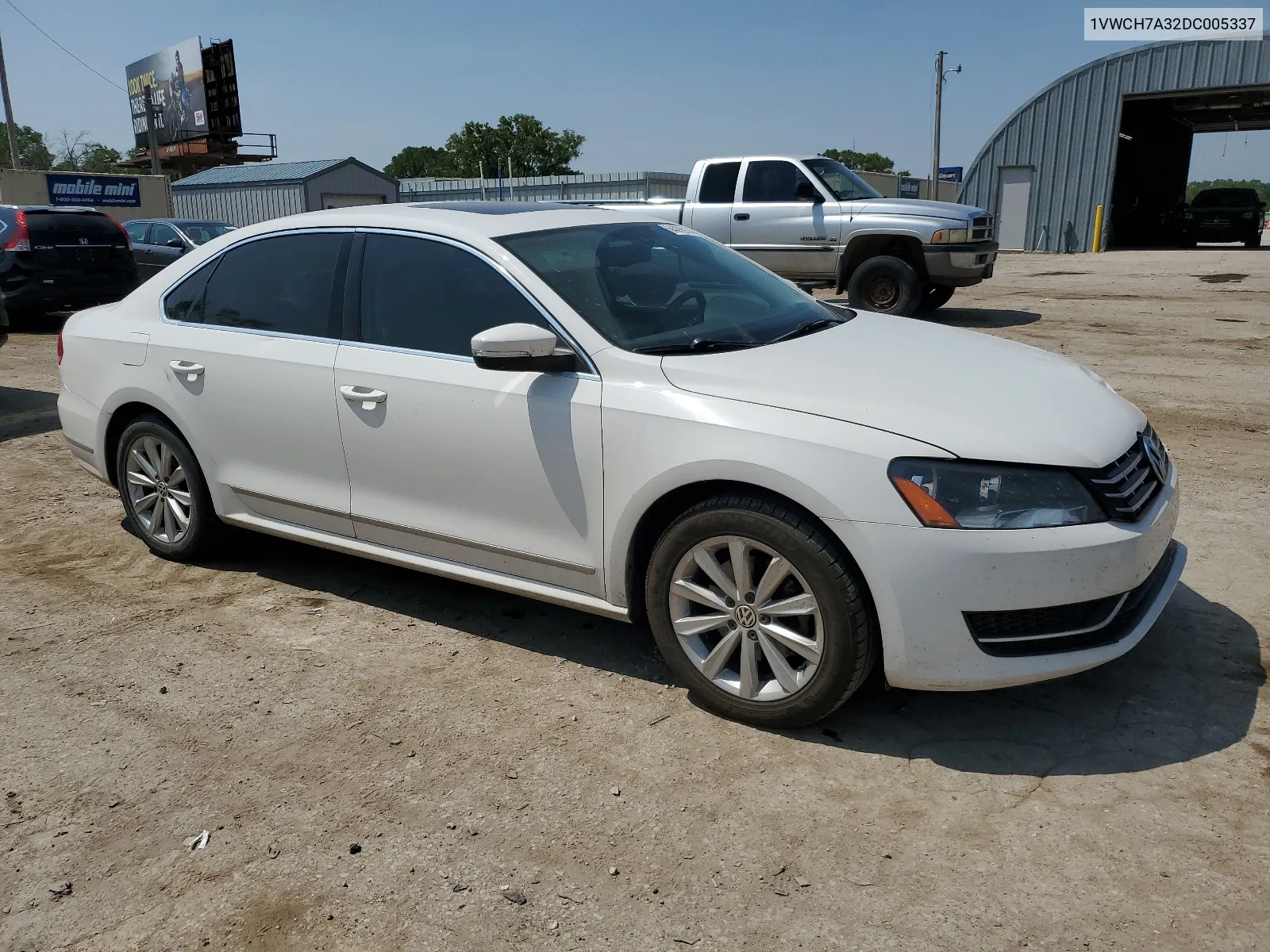 1VWCH7A32DC005337 2013 Volkswagen Passat Sel