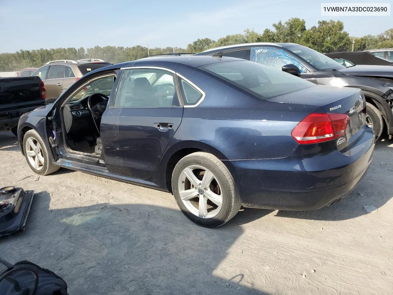 1VWBN7A33DC023690 2013 Volkswagen Passat Se