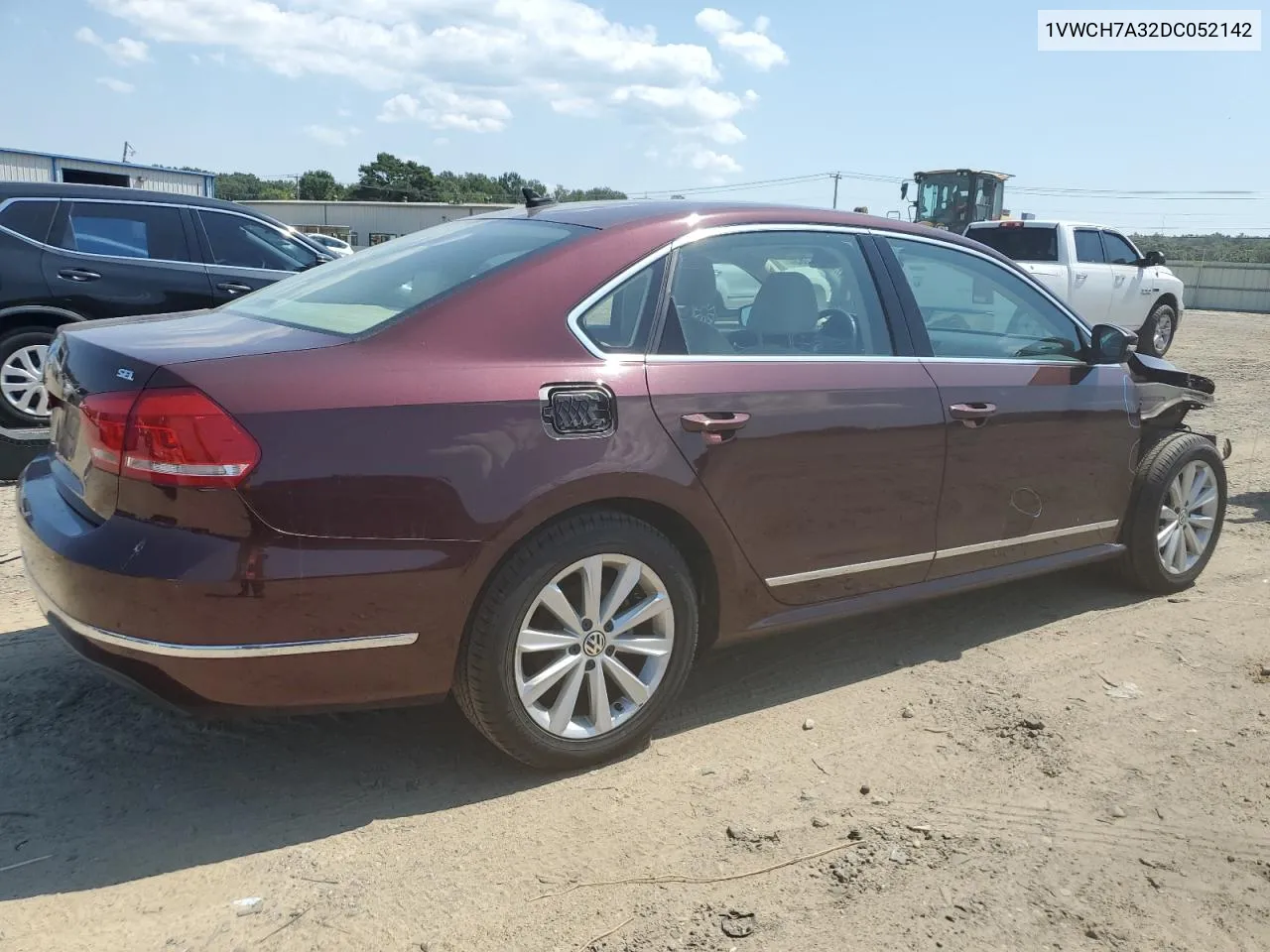 2013 Volkswagen Passat Sel VIN: 1VWCH7A32DC052142 Lot: 70487834