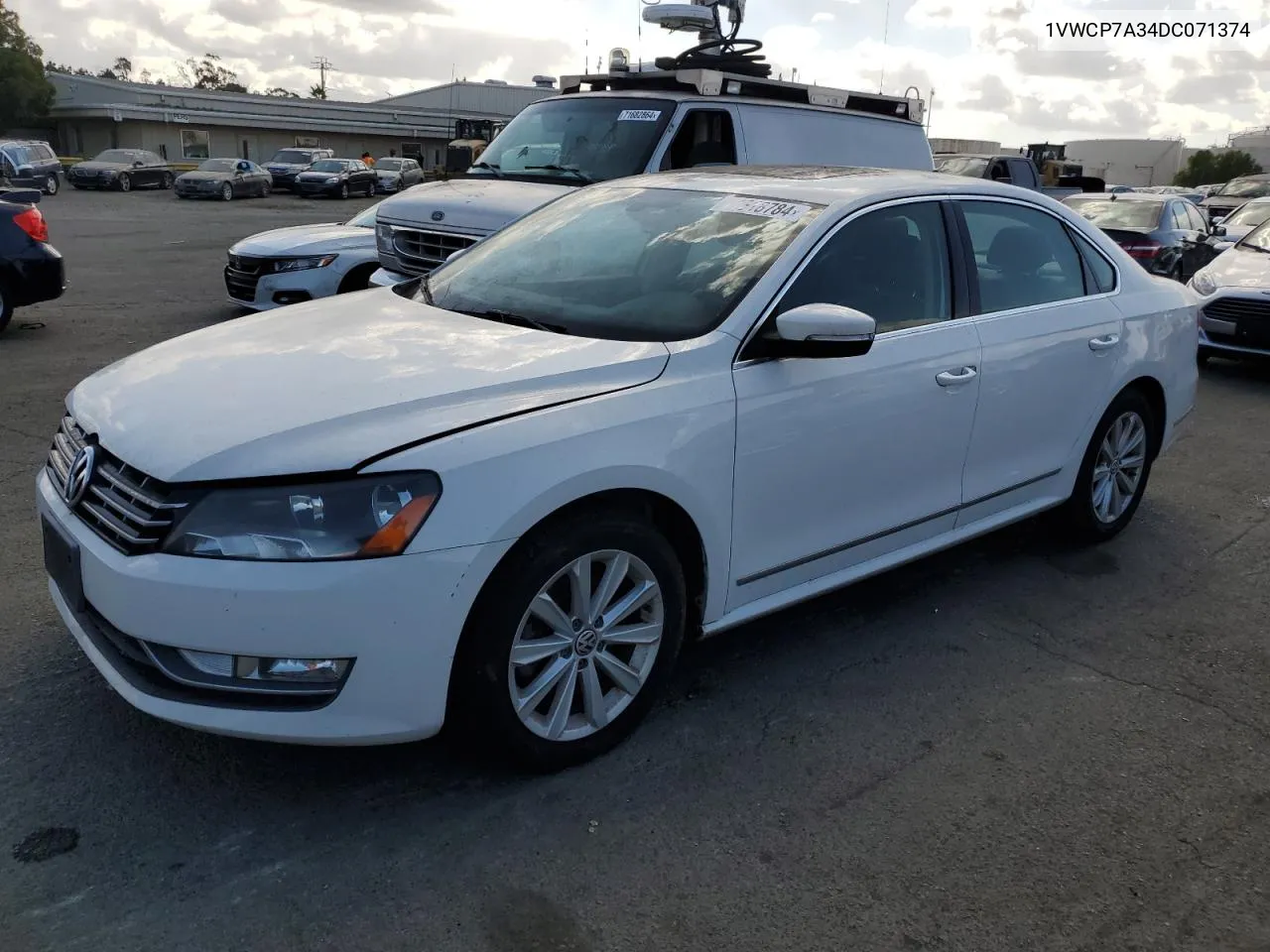 2013 Volkswagen Passat Sel VIN: 1VWCP7A34DC071374 Lot: 71318784