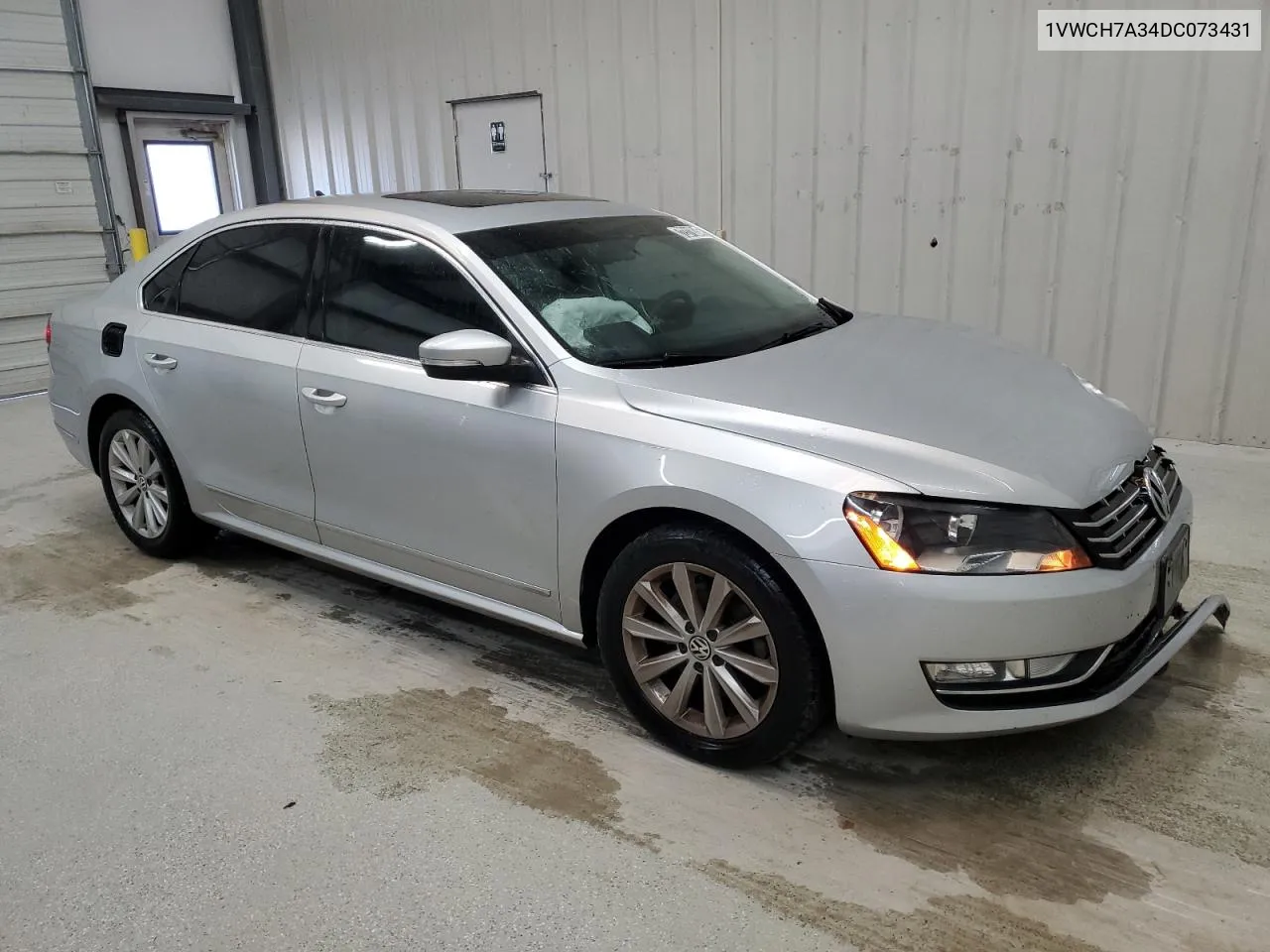 1VWCH7A34DC073431 2013 Volkswagen Passat Sel