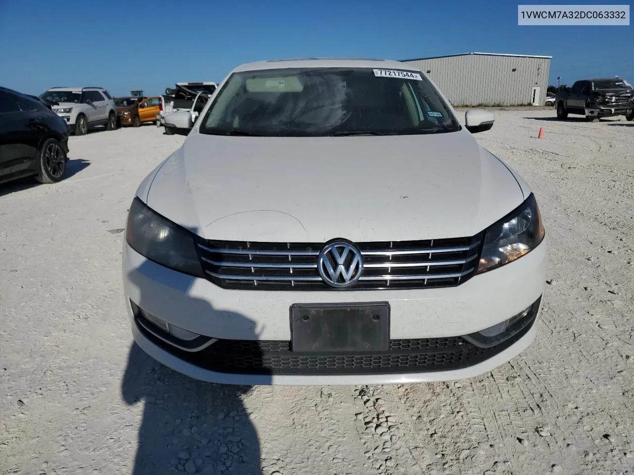 2013 Volkswagen Passat Sel VIN: 1VWCM7A32DC063332 Lot: 77217544