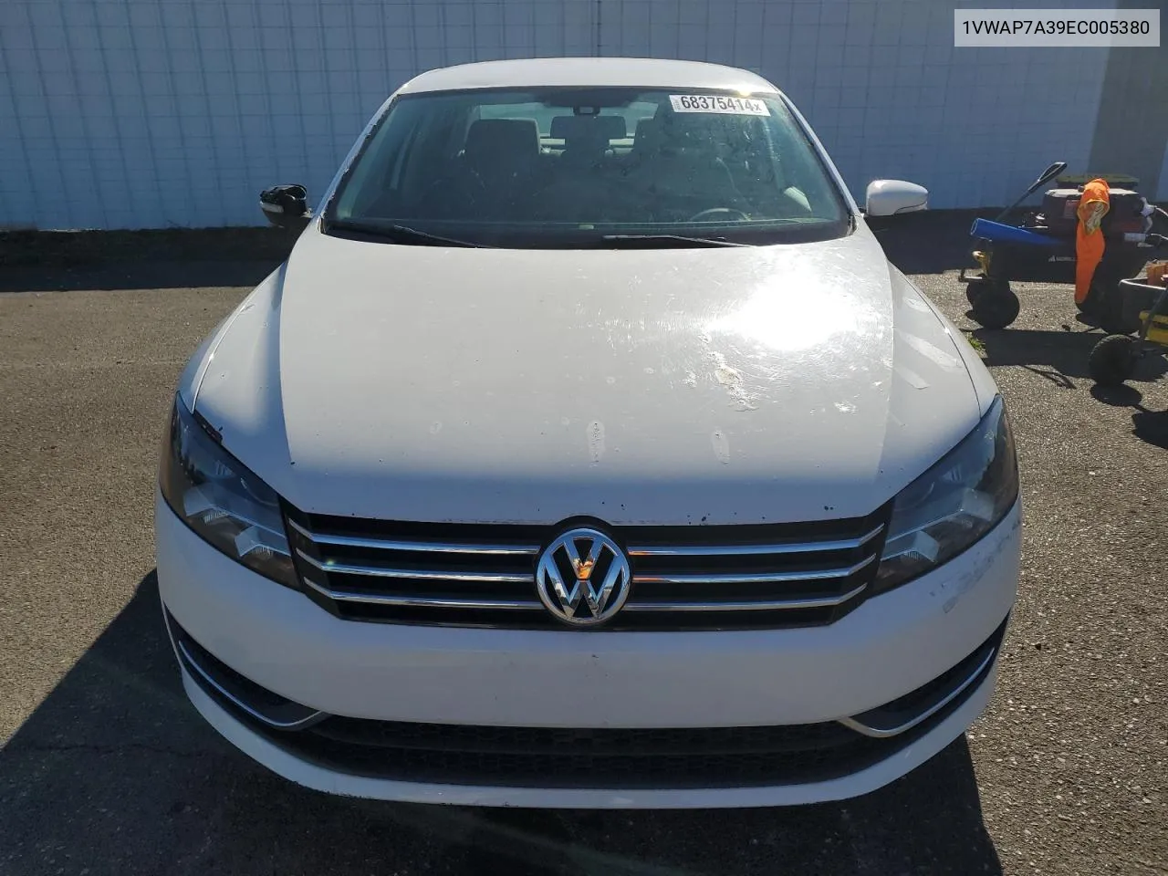 2014 Volkswagen Passat S VIN: 1VWAP7A39EC005380 Lot: 68375414