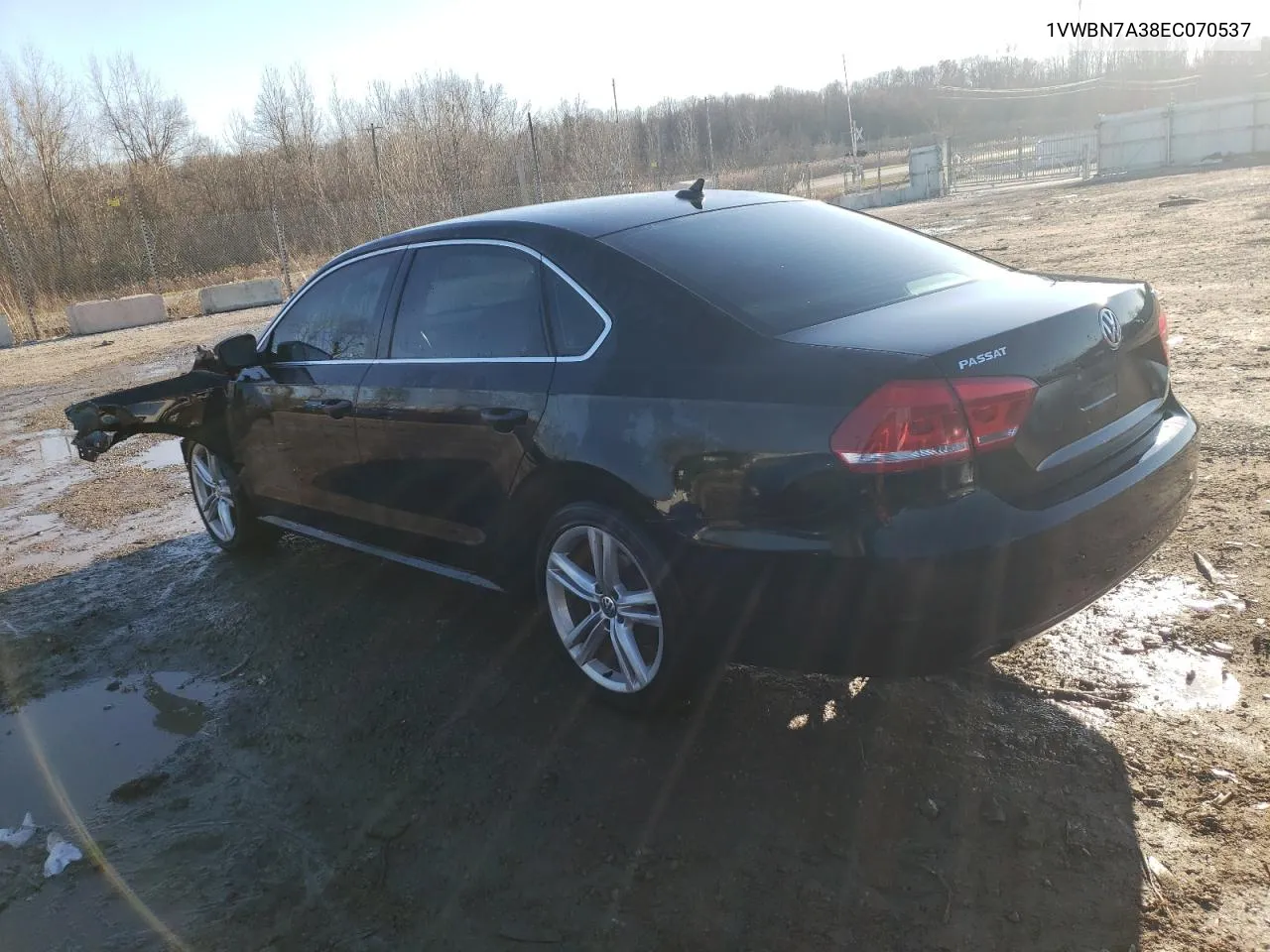 1VWBN7A38EC070537 2014 Volkswagen Passat Se