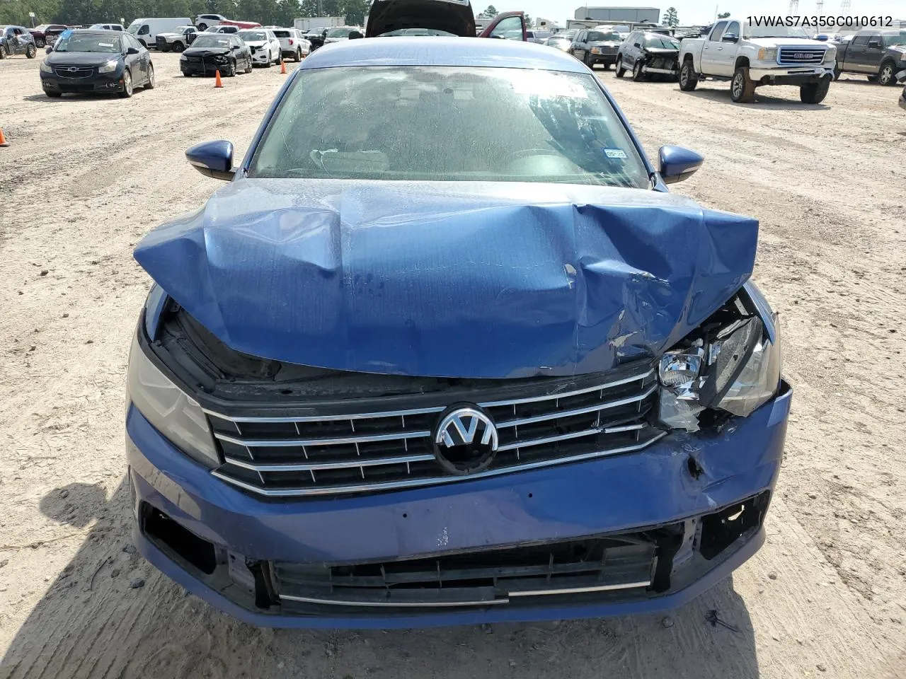 2016 Volkswagen Passat S VIN: 1VWAS7A35GC010612 Lot: 67909194