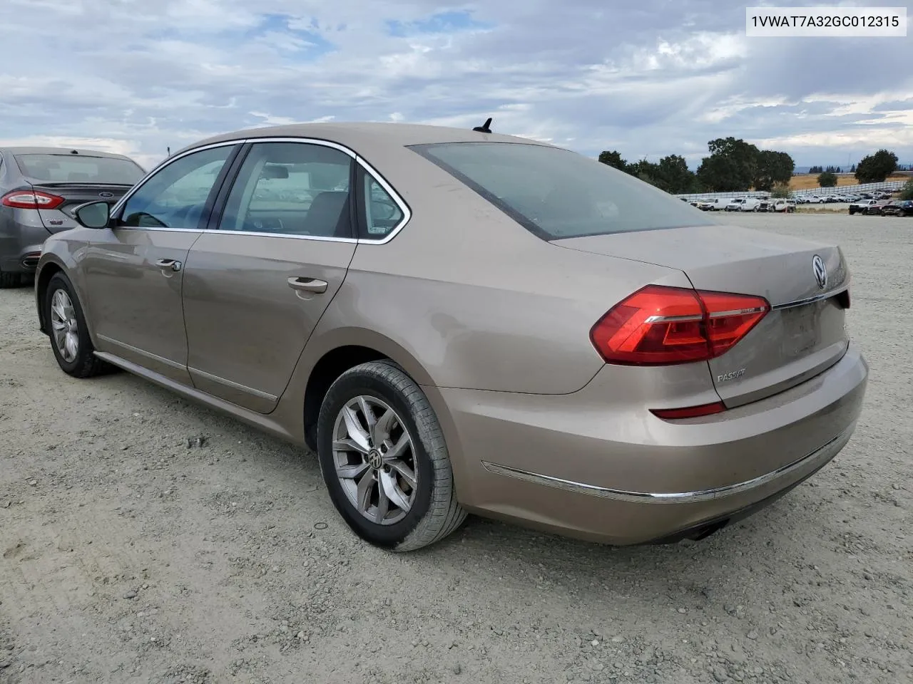 2016 Volkswagen Passat S VIN: 1VWAT7A32GC012315 Lot: 72097134