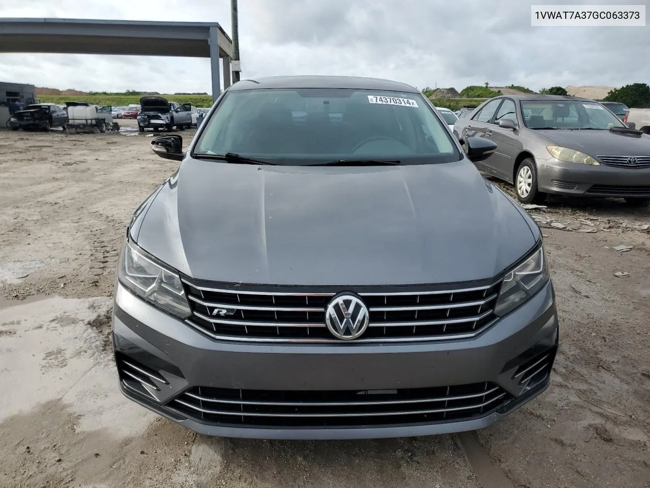 2016 Volkswagen Passat S VIN: 1VWAT7A37GC063373 Lot: 74370314