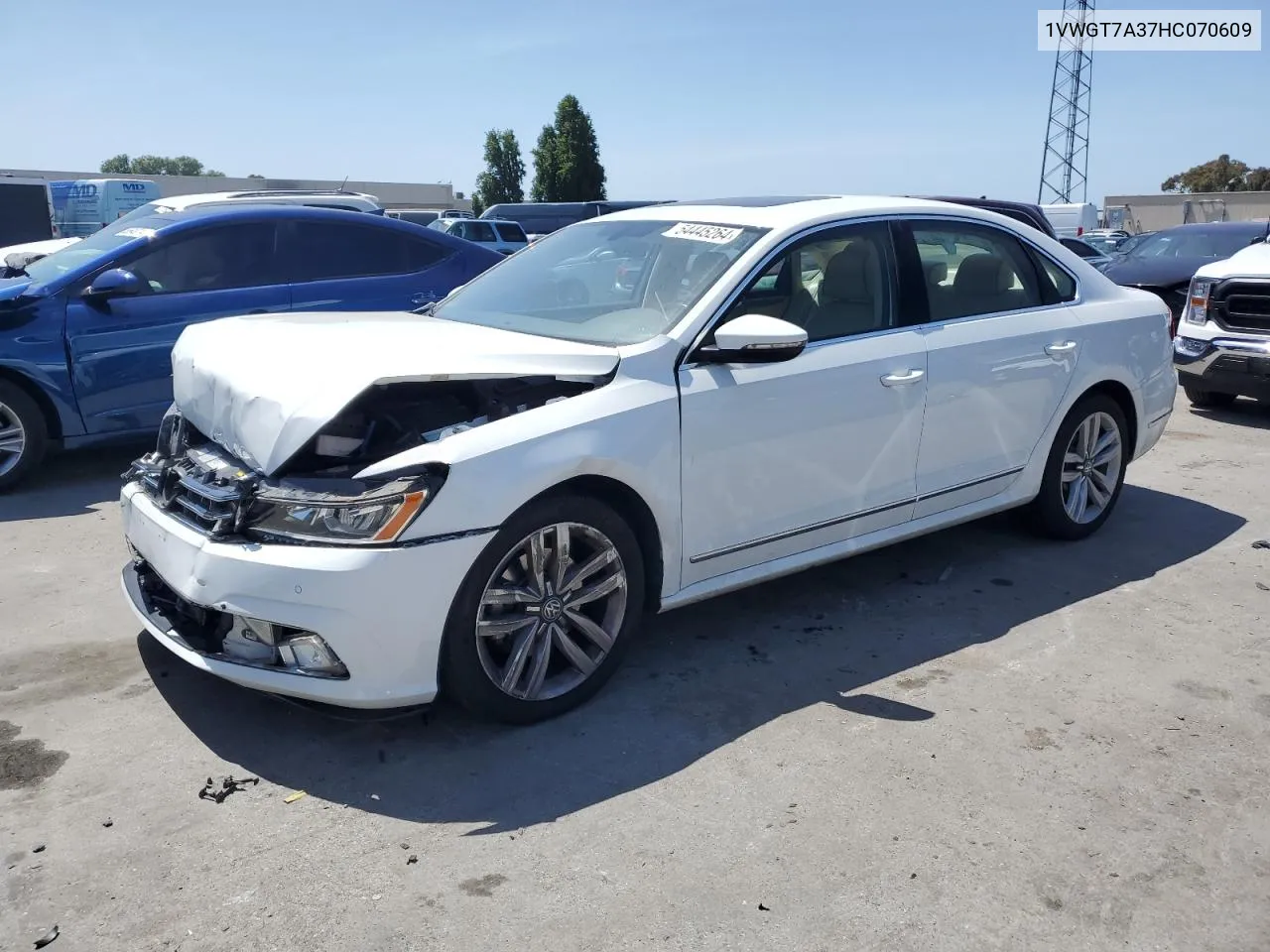 1VWGT7A37HC070609 2017 Volkswagen Passat Se