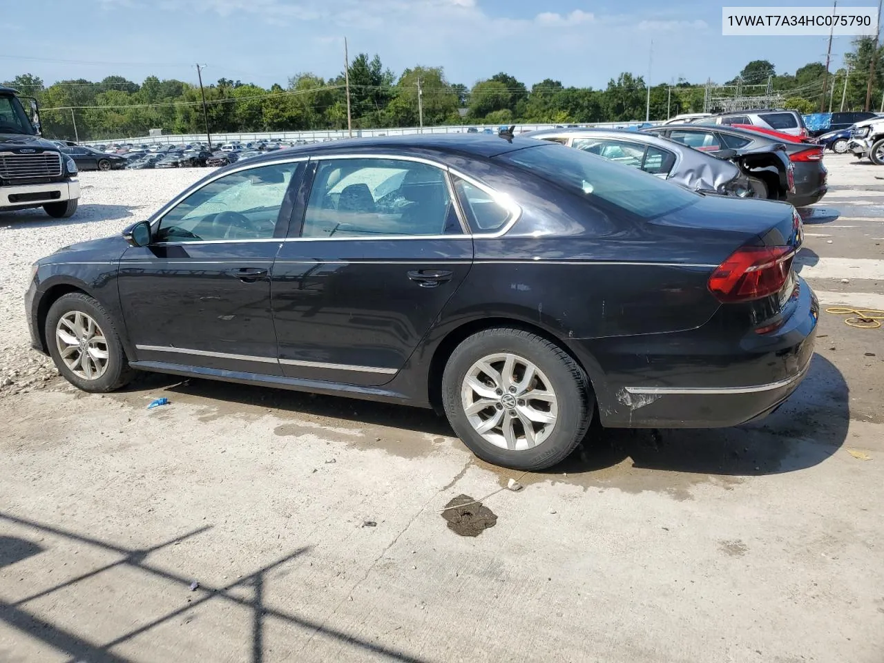 1VWAT7A34HC075790 2017 Volkswagen Passat S