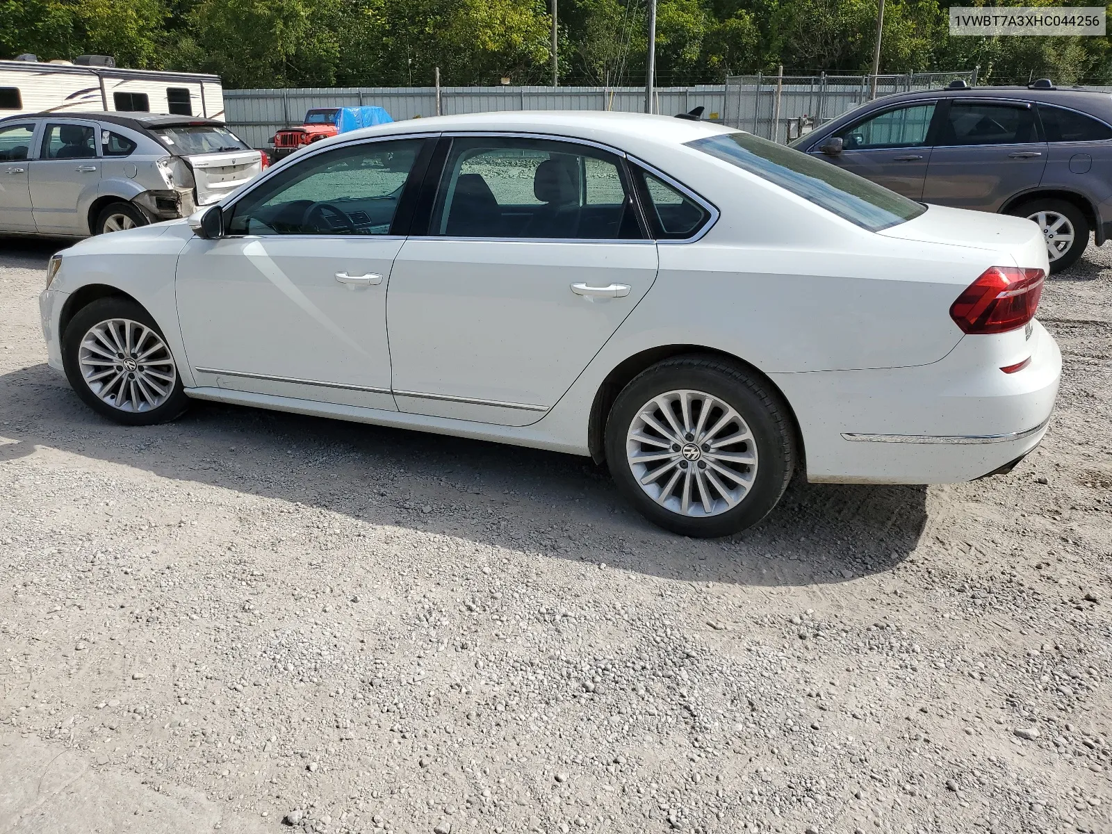 1VWBT7A3XHC044256 2017 Volkswagen Passat Se