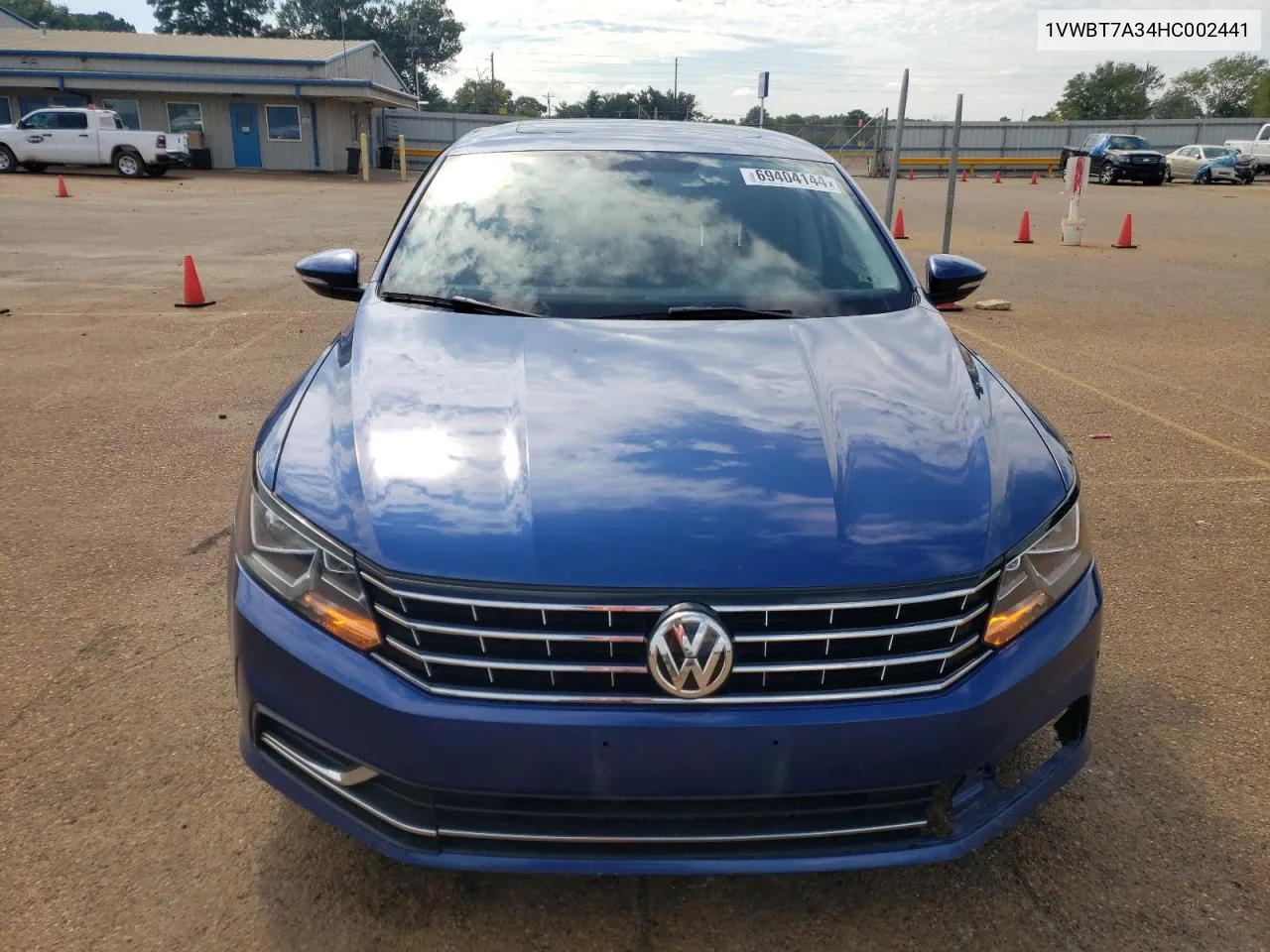 1VWBT7A34HC002441 2017 Volkswagen Passat Se