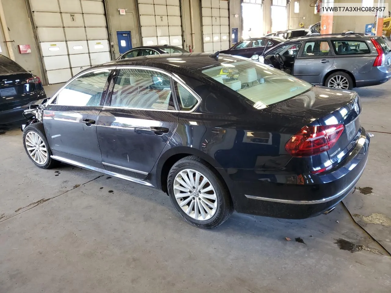 1VWBT7A3XHC082957 2017 Volkswagen Passat Se