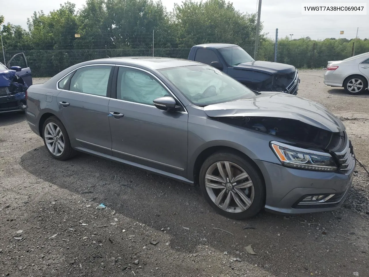 1VWGT7A38HC069047 2017 Volkswagen Passat Se