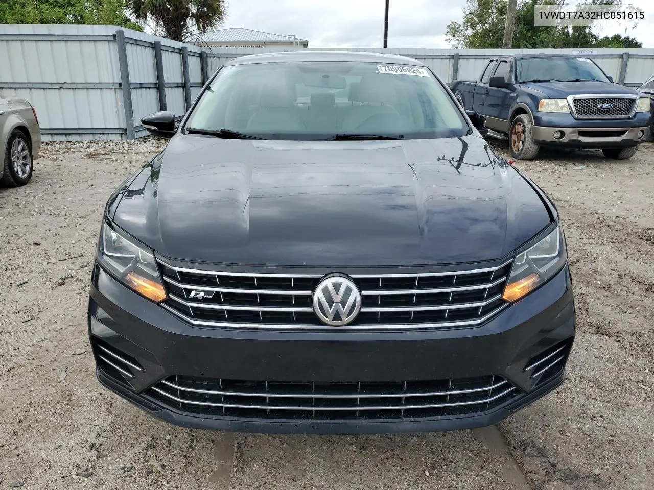 2017 Volkswagen Passat R-Line VIN: 1VWDT7A32HC051615 Lot: 70906924