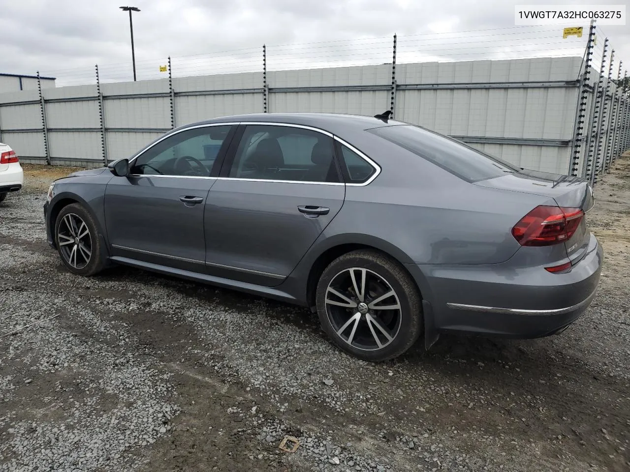 1VWGT7A32HC063275 2017 Volkswagen Passat Se