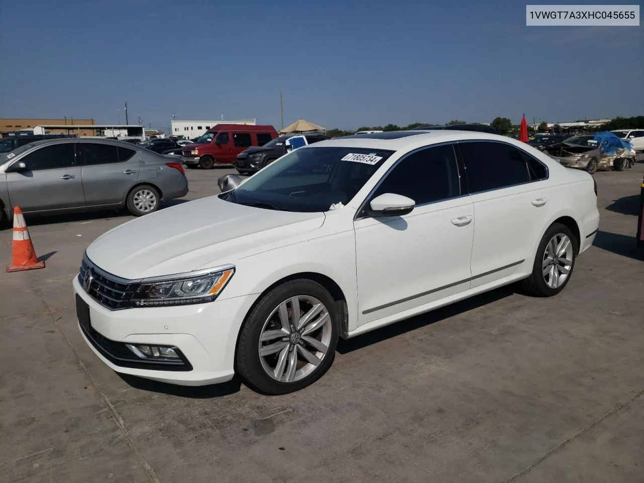 1VWGT7A3XHC045655 2017 Volkswagen Passat Se