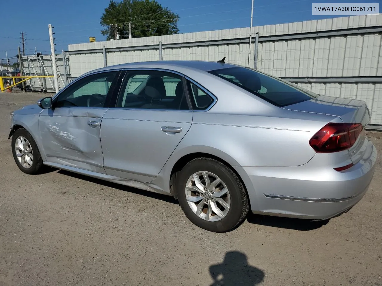 1VWAT7A30HC061711 2017 Volkswagen Passat S