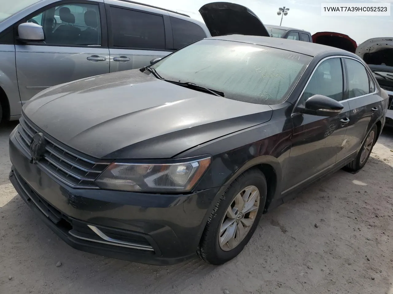 1VWAT7A39HC052523 2017 Volkswagen Passat S