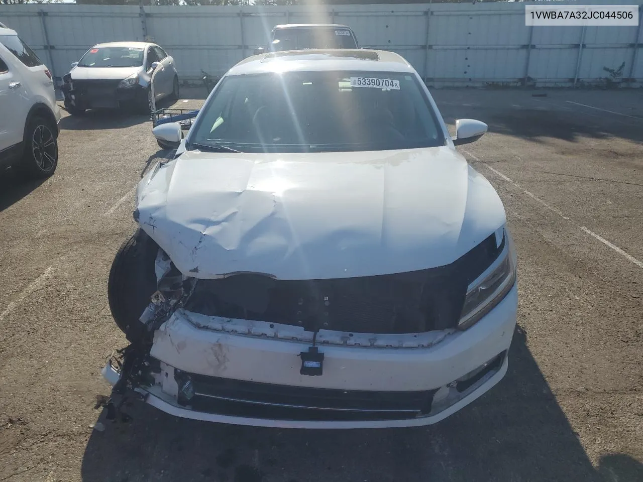 1VWBA7A32JC044506 2018 Volkswagen Passat Se