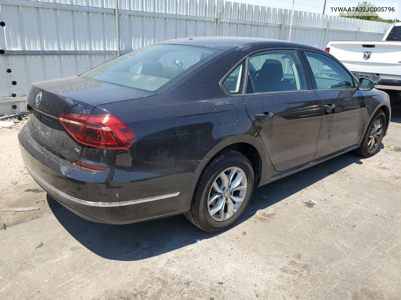 1VWAA7A32JC005796 2018 Volkswagen Passat S