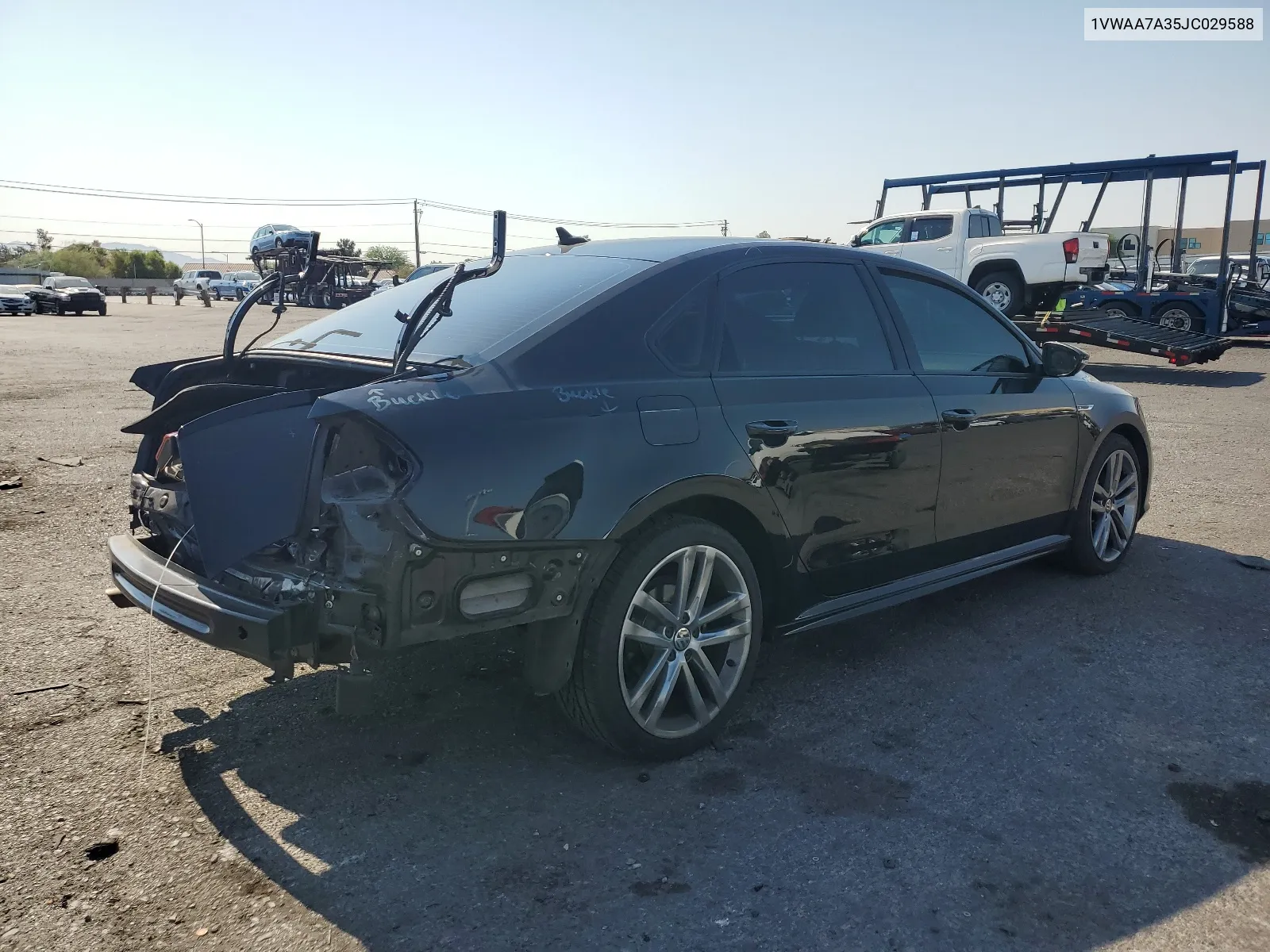 1VWAA7A35JC029588 2018 Volkswagen Passat S