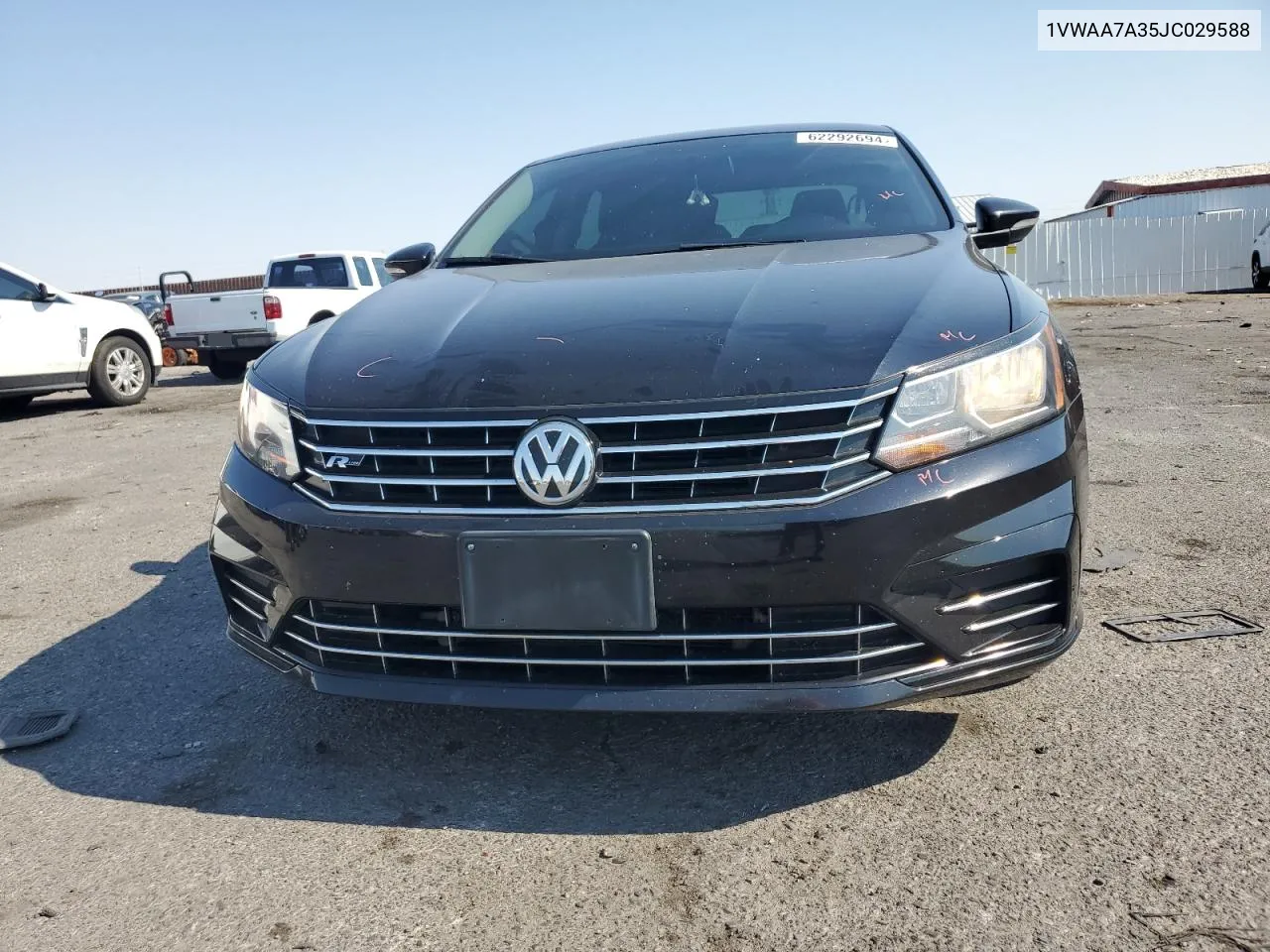 1VWAA7A35JC029588 2018 Volkswagen Passat S