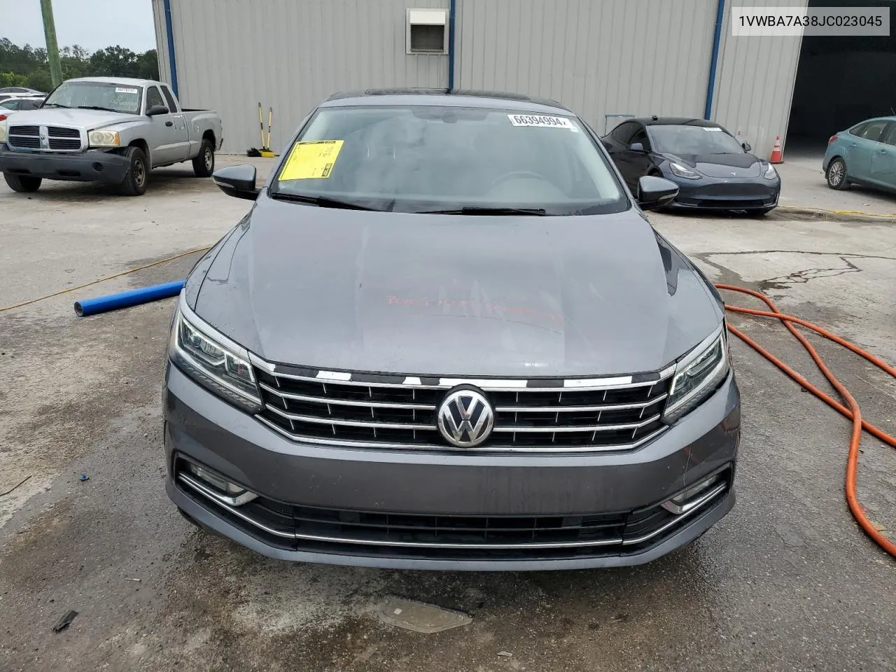 1VWBA7A38JC023045 2018 Volkswagen Passat Se