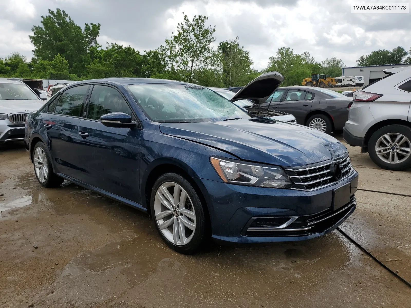 1VWLA7A34KC011173 2019 Volkswagen Passat Wolfsburg