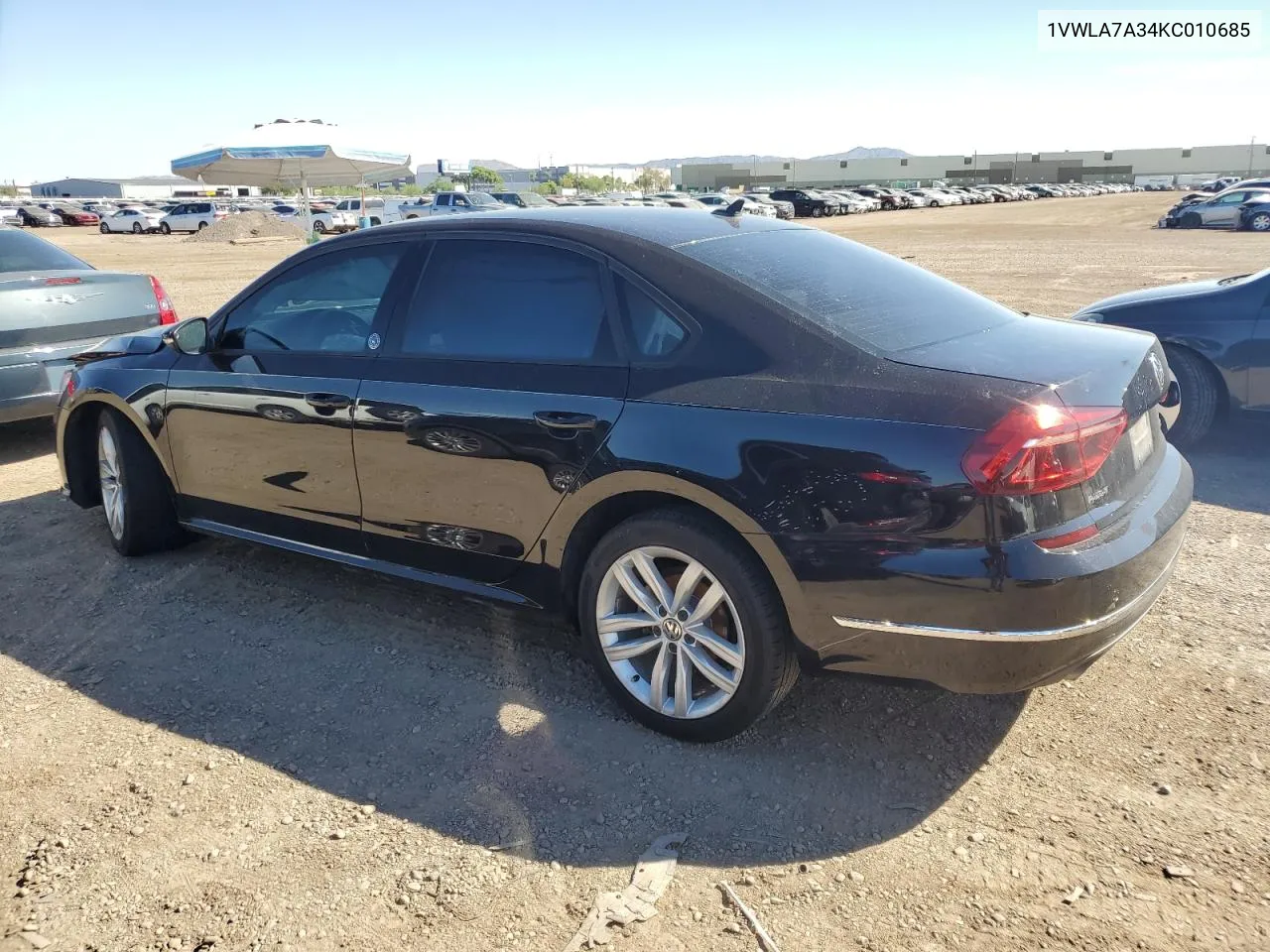 1VWLA7A34KC010685 2019 Volkswagen Passat Wolfsburg