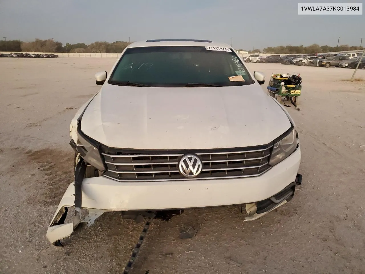 1VWLA7A37KC013984 2019 Volkswagen Passat Wolfsburg