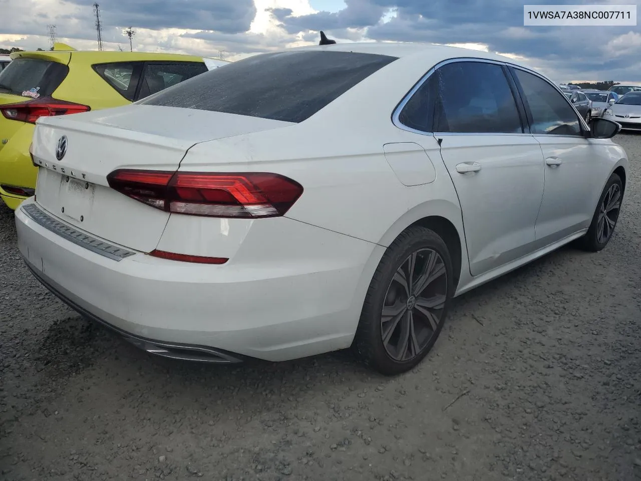 1VWSA7A38NC007711 2022 Volkswagen Passat Se