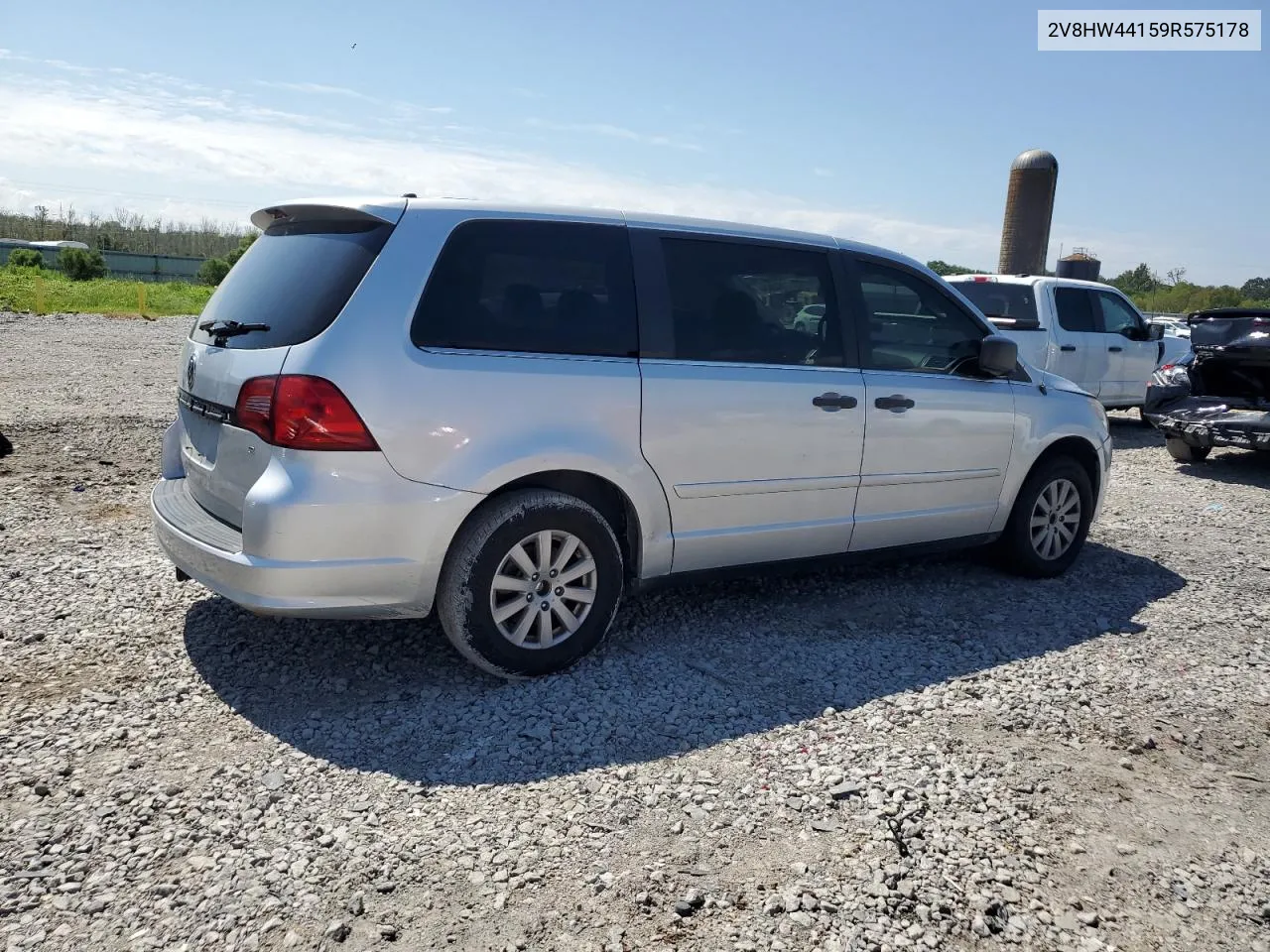 2V8HW44159R575178 2009 Volkswagen Routan S