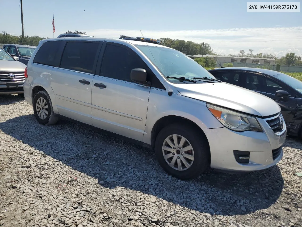 2V8HW44159R575178 2009 Volkswagen Routan S