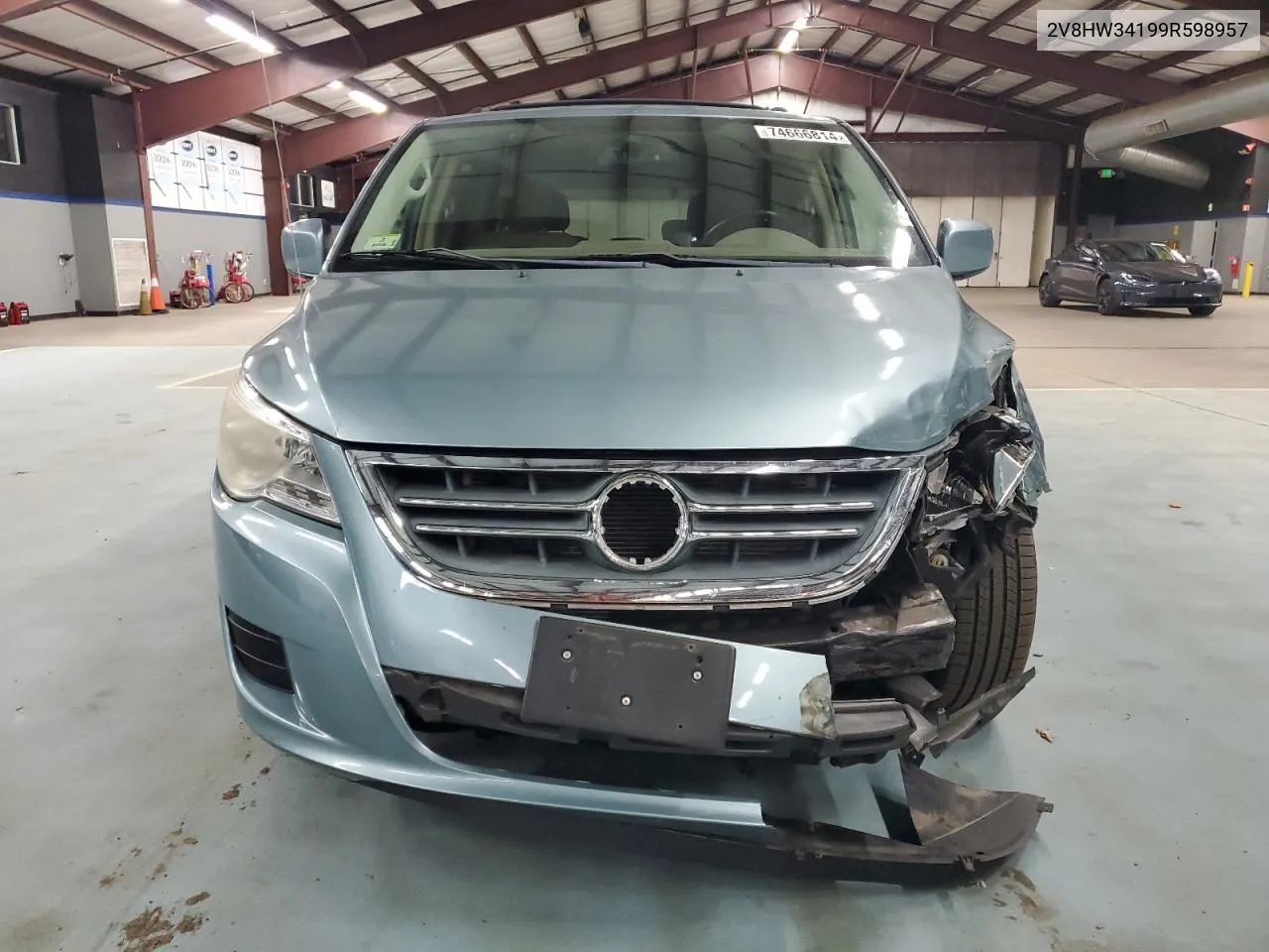 2V8HW34199R598957 2009 Volkswagen Routan Se