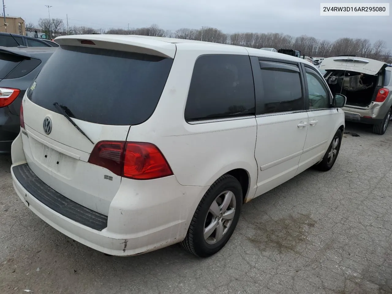 2010 Volkswagen Routan Se VIN: 2V4RW3D16AR295080 Lot: 43997334