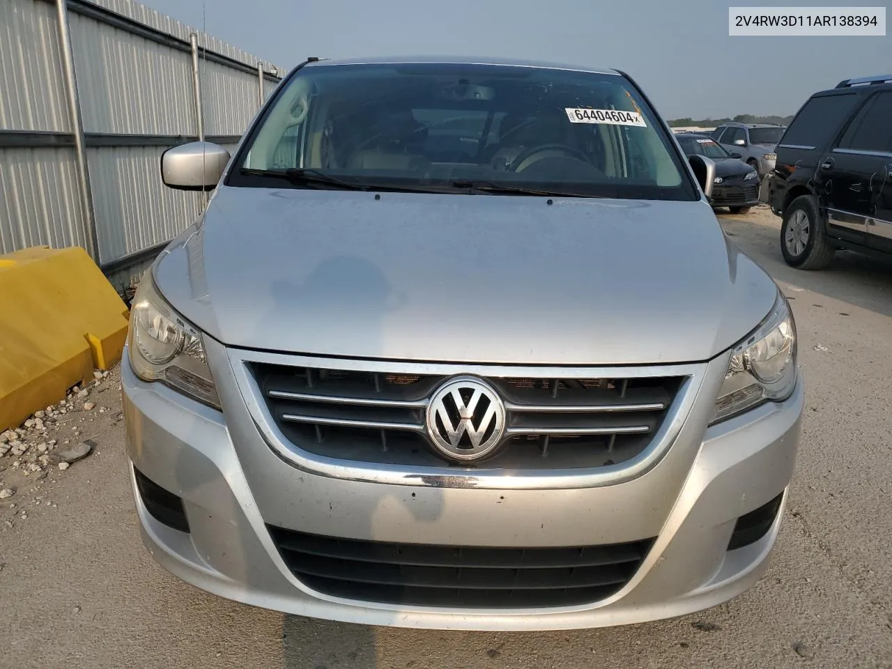 2010 Volkswagen Routan Se VIN: 2V4RW3D11AR138394 Lot: 64404604