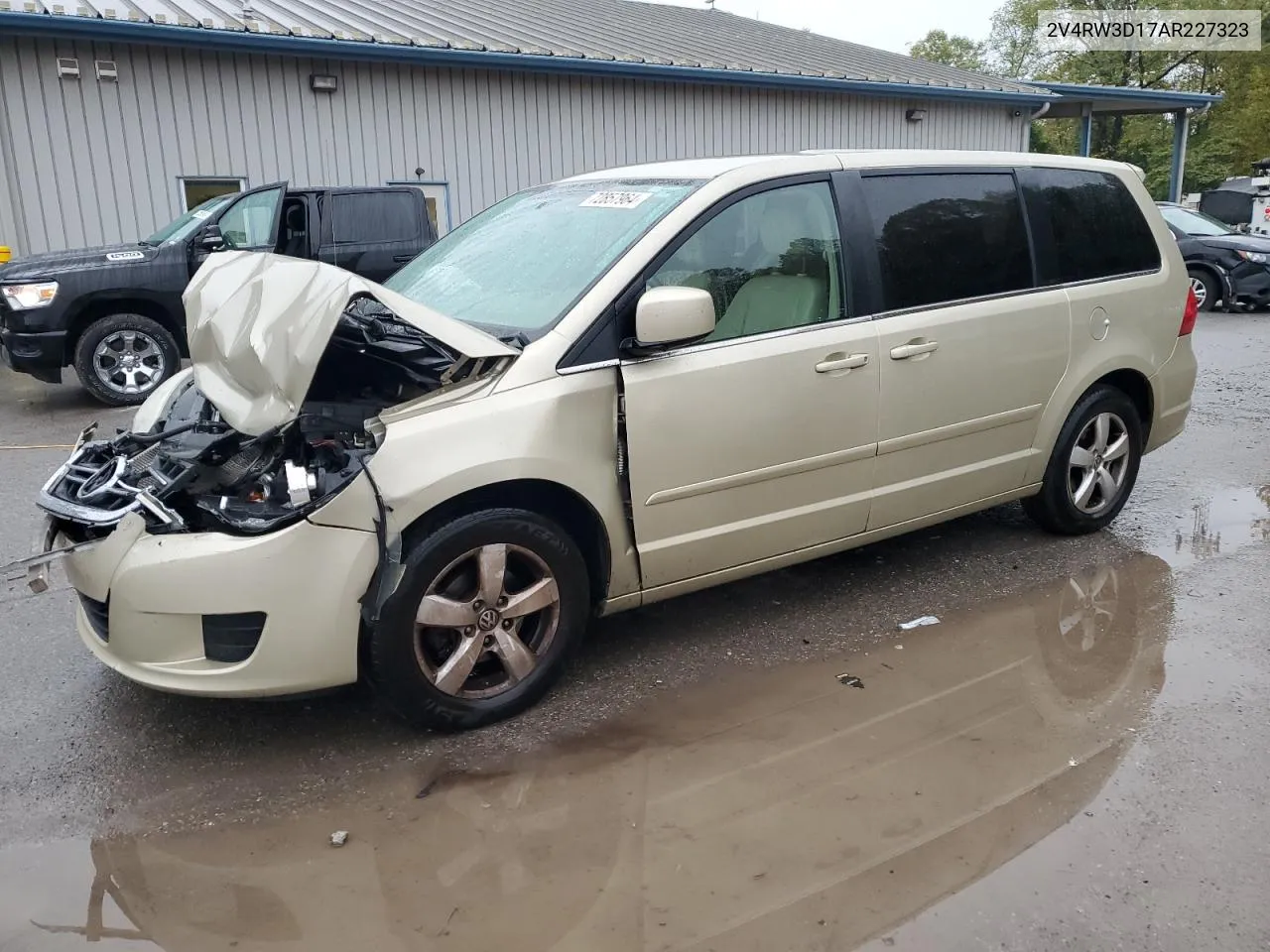 2010 Volkswagen Routan Se VIN: 2V4RW3D17AR227323 Lot: 72857964