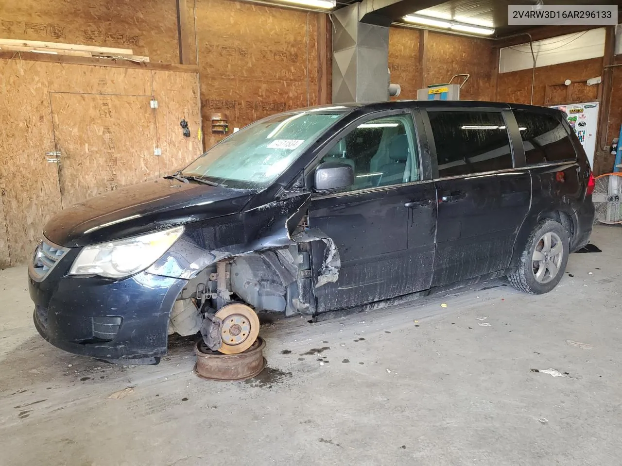 2V4RW3D16AR296133 2010 Volkswagen Routan Se