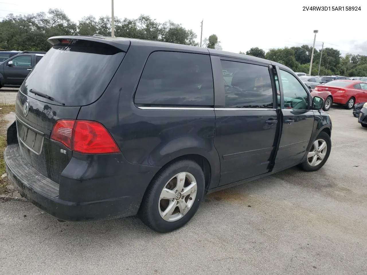 2V4RW3D15AR158924 2010 Volkswagen Routan Se