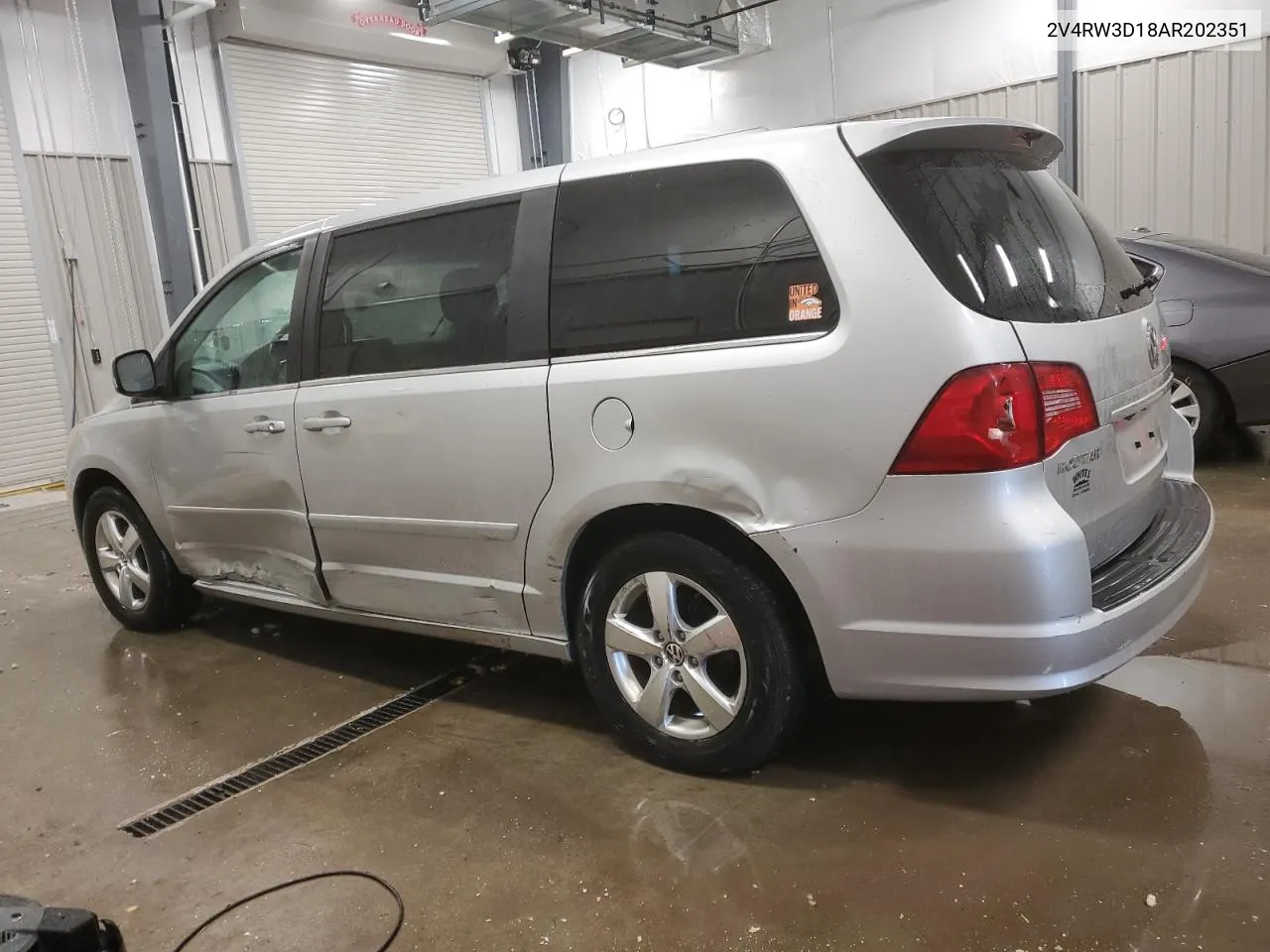 2010 Volkswagen Routan Se VIN: 2V4RW3D18AR202351 Lot: 77172724