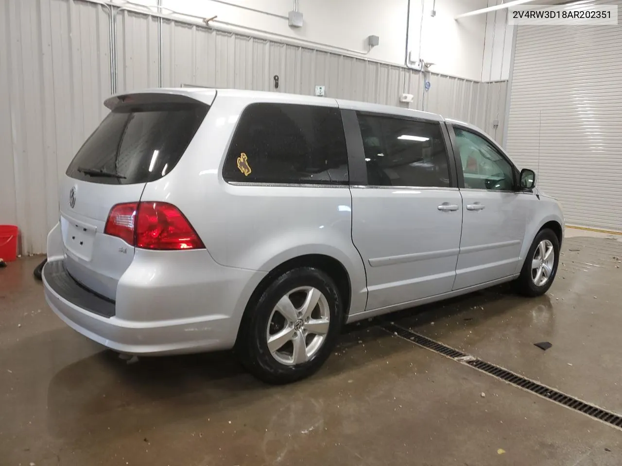 2010 Volkswagen Routan Se VIN: 2V4RW3D18AR202351 Lot: 77172724